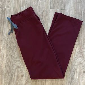 FIGS Livingston Scrub Pant in Burgundy XS Tall
